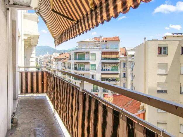 Appartement à vendre 210 000 € 2 pièces 1 chambre 48 m² Étage 4/7 Fleurs-Gambetta  Nice 06000