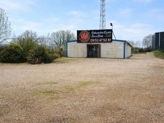 Immeuble à vendre 185 800 € 180 m² Azay-le-Brûlé 79400