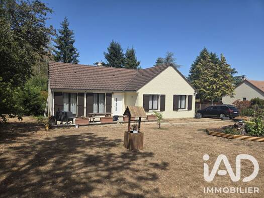Maison de plain-pied à vendre 166 500 € 4 pièces 3 chambres 92,6 m² 2 984 m² de terrain Frazé 28160