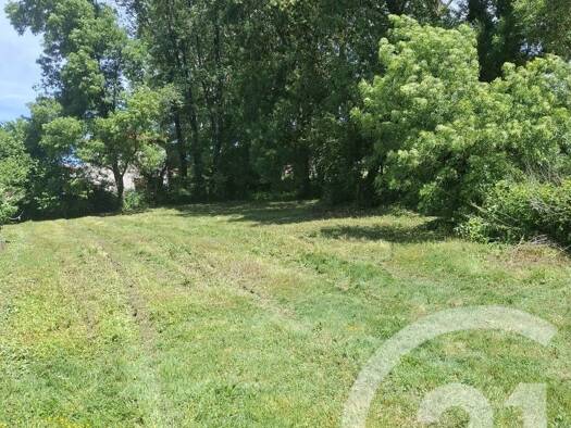 Terrain constructible viabilisé à vendre 199 000 € 1 068 m² de terrain Saint-Didier-de-Formans 01600
