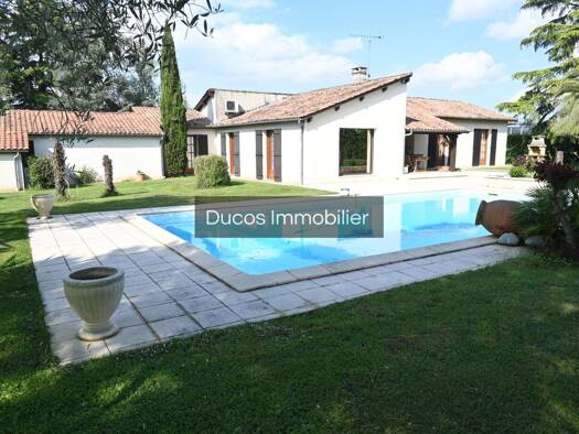 Maison de plain-pied à vendre 399 000 € 5 pièces 4 chambres 156 m² 5 377 m² de terrain Marmande 47200