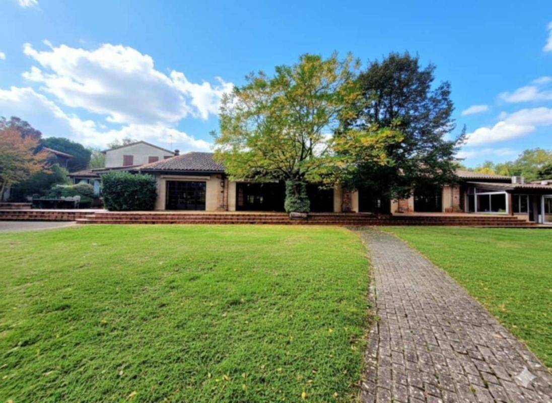 Maison à vendre, 1460m², MONTAIGUT SUR SAVE