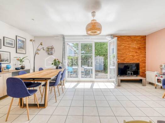 Maison de ville à vendre 465 000 € 5 pièces 4 chambres 109 m² 175 m² de terrain Magny-le-Hongre 77700