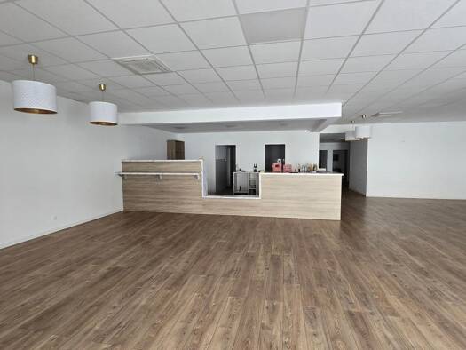 Local commercial à louer 1 800 € 230 m² de surface de vente Mounicq-Taranelle-Trinite-Soarns Orthez 64300