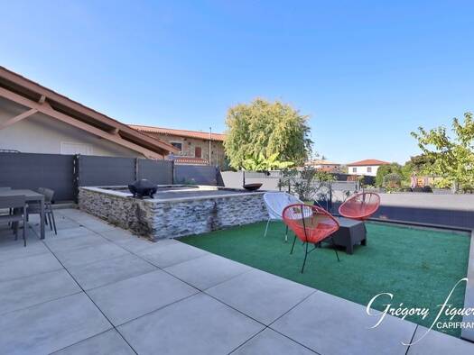 Appartement à vendre 268 000 € 3 pièces 2 chambres 92 m² RDC/2 Tartaras 42800