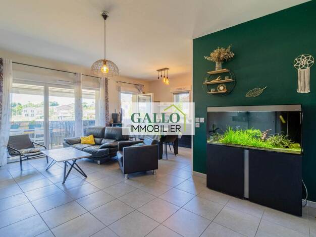 Appartement à vendre 229 000 € 4 pièces 3 chambres 79 m² Étage 2/3 L'Isle-d'Abeau 38080