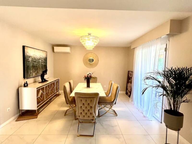 Maison à louer, 215m², MOUGINS