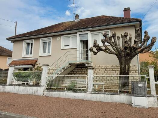 Maison à vendre 156 000 € 5 pièces 3 chambres 80 m² 555 m² de terrain Bellevue-Charreaux Chalon-sur-Saône 71100