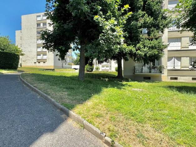 Appartement à vendre 140 000 € 3 pièces 2 chambres 60,9 m² Étage 1/5 Belleroche Villefranche-sur-Saône 69400