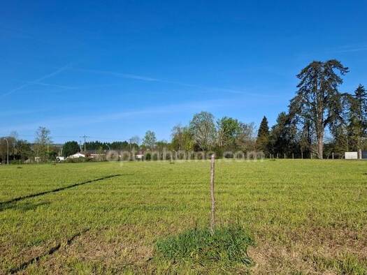 Terrain constructible à vendre 58 000 € 2 593 m² de terrain Sauveterre-de-Béarn 64390