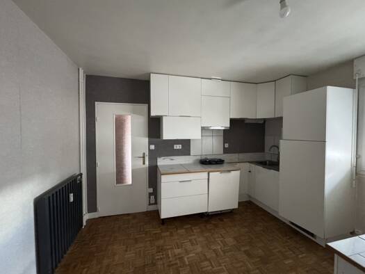 Appartement à louer 355 € 2 pièces 28 m² 2ème étage Les Fourches Laval 53000
