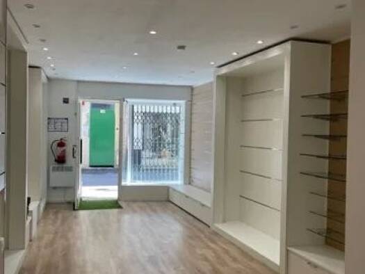 Local commercial à louer 550 € 53 m² de surface de vente Centre Ville-Stalingrad Alès 30100