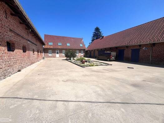 Maison à vendre 490 000 € 7 pièces 4 chambres 172 m² 8 802 m² de terrain Méteren 59270