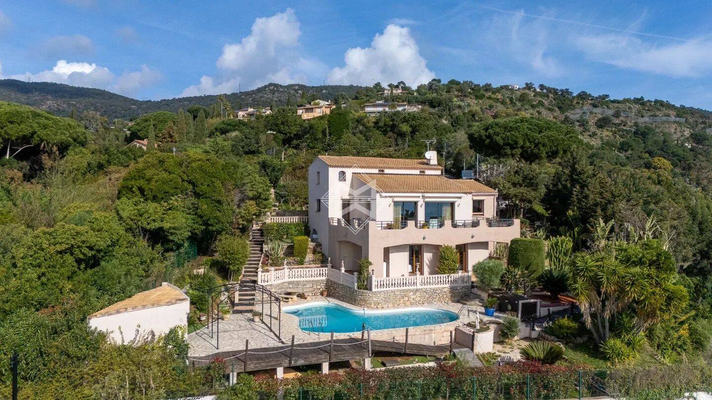 Maison à vendre, 175m², RAYOL CANADEL SUR MER