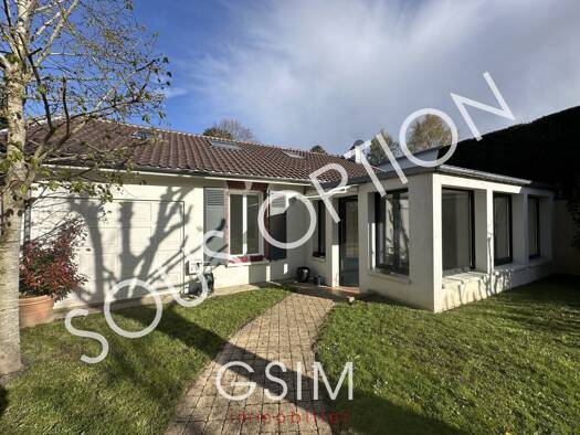 Maison à louer 2 650 € 5 pièces 3 chambres 127 m² 464 m² de terrain La Celle-Saint-Cloud 78170