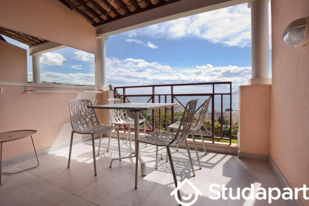 Maison à louer, 28m², CANNES