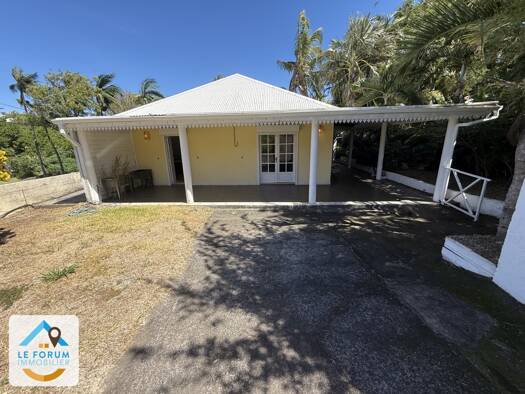 Maison de plain-pied à vendre 199 000 € 4 pièces 2 chambres 95 m² 450 m² de terrain St Joseph 97480