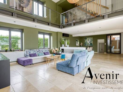 Maison à louer 4 500 € 9 pièces 6 chambres 332 m² 3 000 m² de terrain Brindas 69126