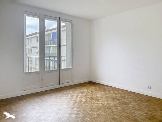 Appartement à vendre 166 625 € 3 pièces 2 chambres 75 m² Étage 3/4 Gelos 64110