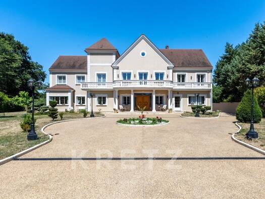 Maison à vendre 2 850 000 € 10 pièces 5 chambres 587 m² 3 366 m² de terrain Poigny-la-Forêt 78125