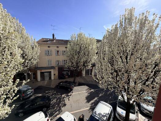 Appartement à louer 470 € 1 pièce 30 m² Étage 2/3 centre Ville-La Chartonnière-La Barre Villefranche-sur-Saône 69400