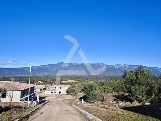 Terrain à vendre 222 900 € 826 m² de terrain Figari 20114