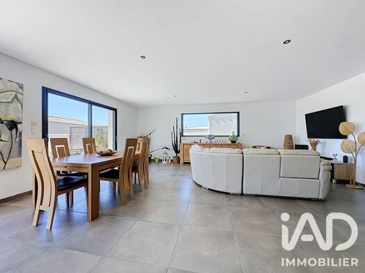 Maison de plain-pied à vendre 343 000 € 5 pièces 3 chambres 120 m² 527 m² de terrain Port-des-Barques 17730