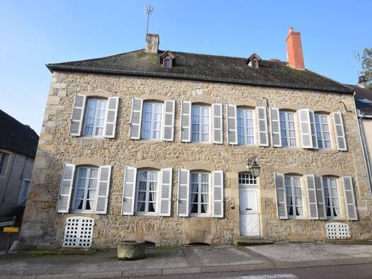 Maison à vendre 479 000 € 10 pièces 7 chambres 252 m² 1 186 m² de terrain Couches 71490