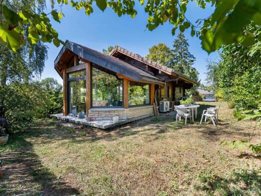 Chalet à vendre 410 000 € 4 pièces 2 chambres 74,9 m² 951 m² de terrain Champanges 74500