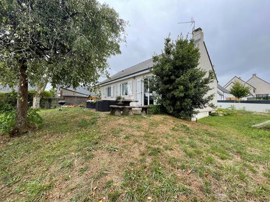 Maison de plain-pied à vendre 348 200 € 4 pièces 3 chambres 94 m² 618 m² de terrain Le Housseau Carquefou 44470