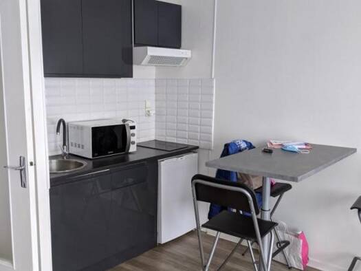 Appartement à louer 430 € 1 pièce 27 m² Chaprais - Cras Besançon 25000