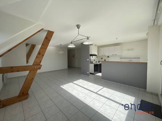 Appartement à vendre 286 250 € 3 pièces 2 chambres 85 m² Étage 3/3 Bléré 37150