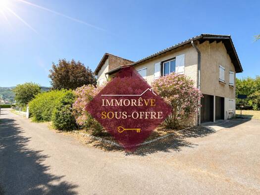 Maison à vendre 335 000 € 8 pièces 6 chambres 185 m² 962 m² de terrain Saint-Clair-du-Rhône 38370