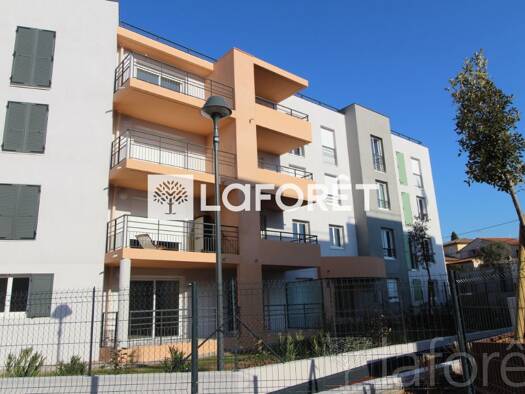 Parking à louer 50 € 16 m² Reyran Fréjus 83600