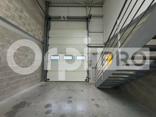 Local d'activités à louer 1 867 € 138 m² d'espace de stockage Santeny 94440