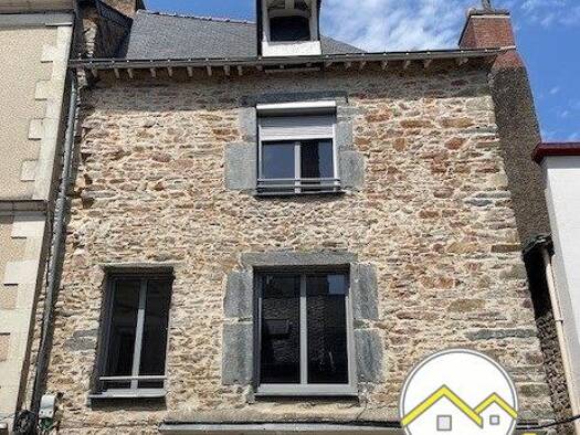 Immeuble à vendre 161 120 € 140 m² Châteaubriant 44110