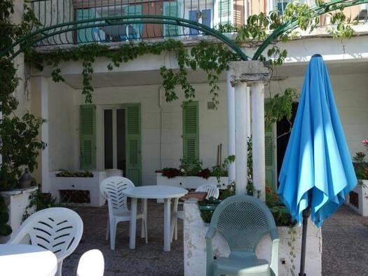 Hôtel à vendre Fonds de commerce 715 000 € 19 pièces 495 m² d'espace de restauration Saint-Vallier-de-Thiey 06460