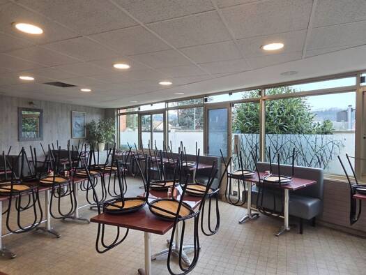 Boutique à vendre Fonds de commerce 745 000 € 240 m² de surface de vente Route de Verneuil Les Mureaux 78130