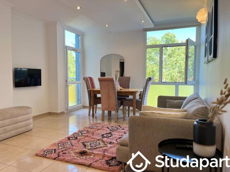 Maison à louer, 47m², LYON 8E