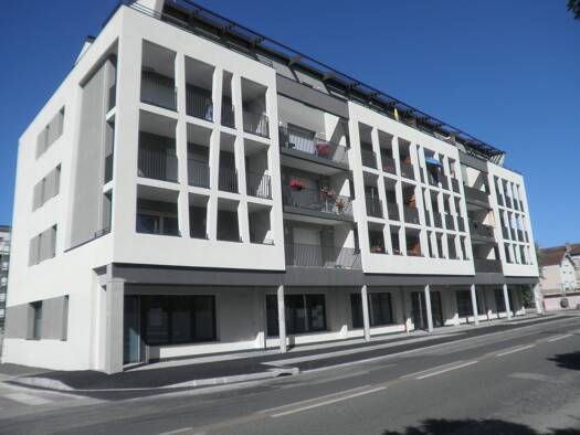 Appartement à louer 803 € 2 pièces 2 chambres 68 m² 3ème étage Les Perouses-Triangle d'Activité Ambérieu-en-Bugey 01500
