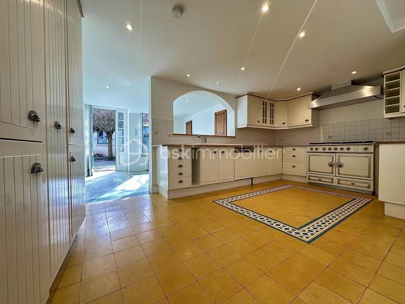 Maison à vendre, 241m², LE MESNIL LE ROI