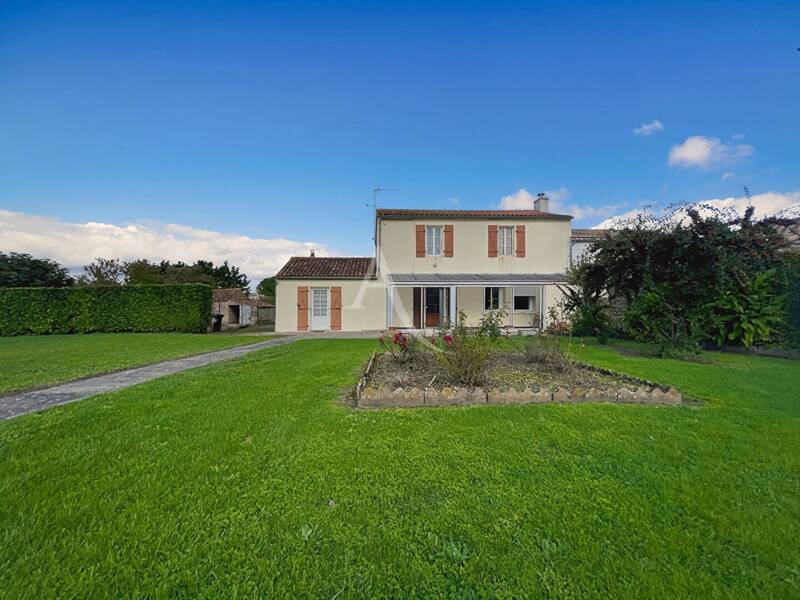 Maison à vendre, 95m², SAINTE RADEGONDE DES NOYERS