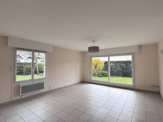 Appartement à louer 750 € 2 pièces 64 m² RDC dès le 15/04/2026 Calais 62100