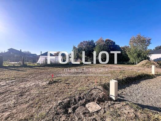 Terrain constructible viabilisé à vendre 50 000 € 230 m² de terrain Le Val-Saint-Père 50300
