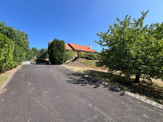 Maison à vendre 254 400 € 6 pièces 4 chambres 160 m² 1 586 m² de terrain André Theuriet Clermont-Ferrand 63000