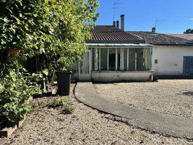 Maison à vendre 129 600 € 3 pièces 2 chambres 131 m² 1 144 m² de terrain St Denis de Pile 33910