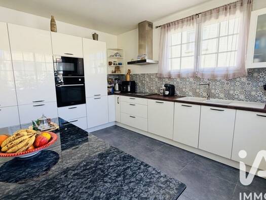 Maison à vendre 455 000 € 7 pièces 4 chambres 160 m² 905 m² de terrain Varennes-Jarcy 91480