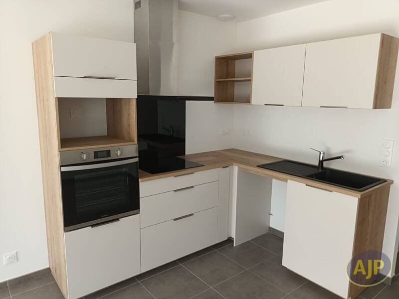 Maison à louer, 106m², QUESTEMBERT