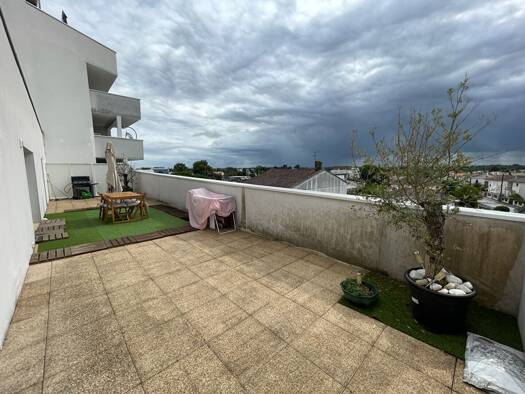 Appartement à vendre 242 650 € 3 pièces 2 chambres 55 m² Étage 3/3 Gravières-Gravette-Beaulieu-Lagrue-Plaisance Cenon 33150