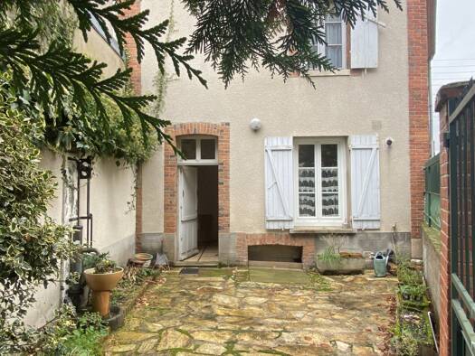 Maison à vendre 148 000 € 6 pièces 3 chambres 100 m² 200 m² de terrain Lorris 45260